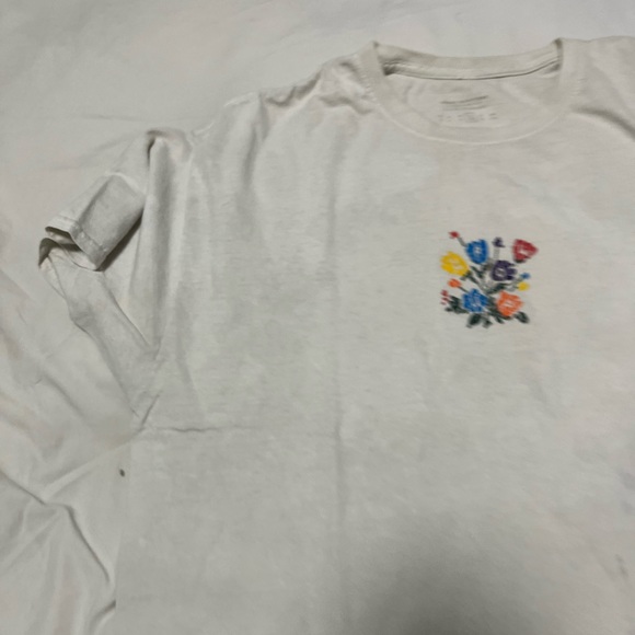 Graphic T-Shirt - Picture 2 of 5